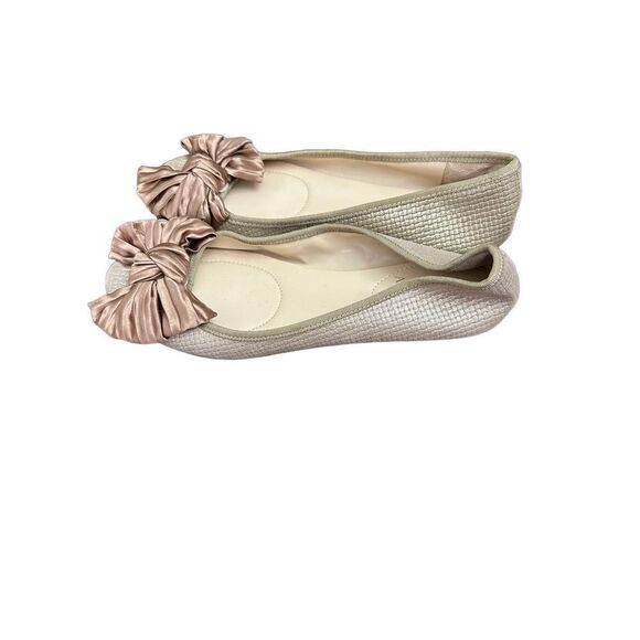 Enzo Angiolini Capaz
Taupe/Tan Bow Toe Flats Shimmer
Leather Size: 7 - Picture 5 of 7